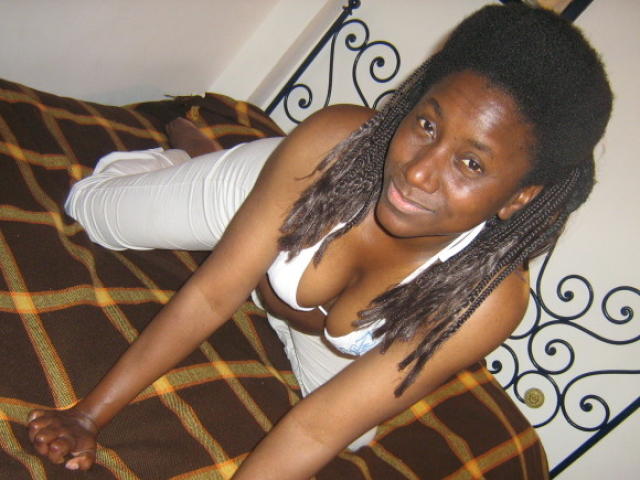 seks-s-molodimi-negrityankami-krupno